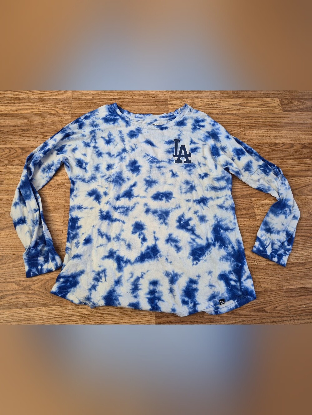 New Era Genuine Merchandise Women's LA Dodgers Long Sleeve Shirt